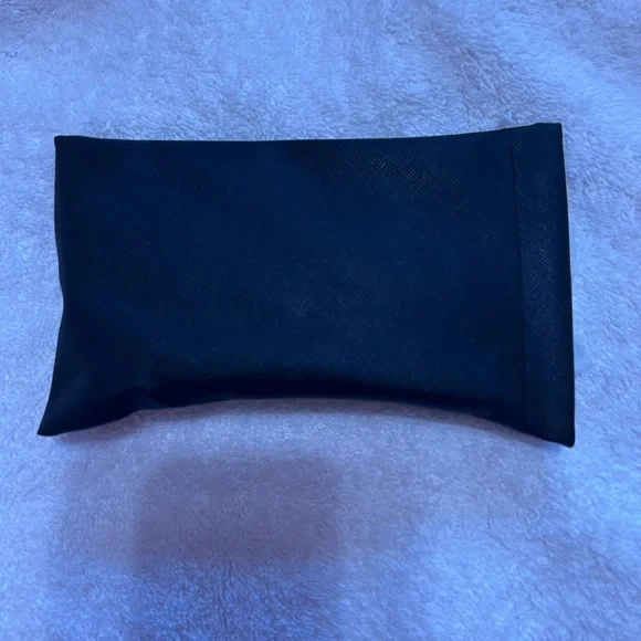 Quay Australia Vivienne Black Aviator Sunglasses with case NWT - Picture 7 of 8